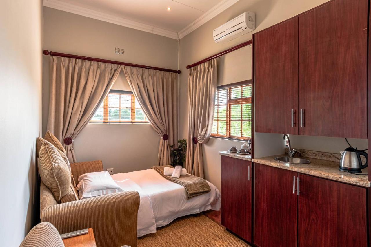 Mooiplaas Guesthouse Oudtshoorn Esterno foto